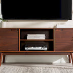 Meuble TV 58" style milieu de siècle pour téléviseurs jusqu'à 65", bois de pin massif, portes à fermeture amortie et gestion des câbles