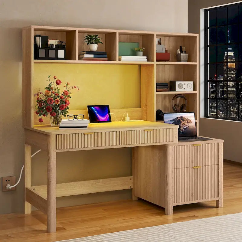 Bureau d'ordinateur en L