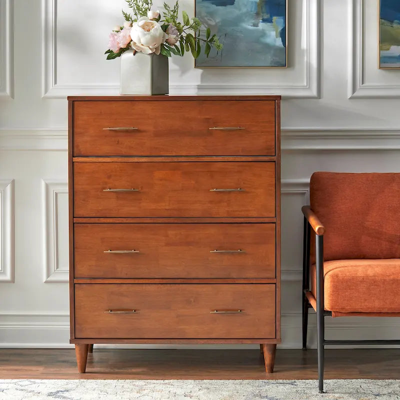 Commode quatre tiroirs, style médiéval-moderne